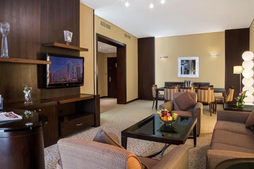 Executive 3br Apartmnt near internet metro station 15 Luxury Bookings