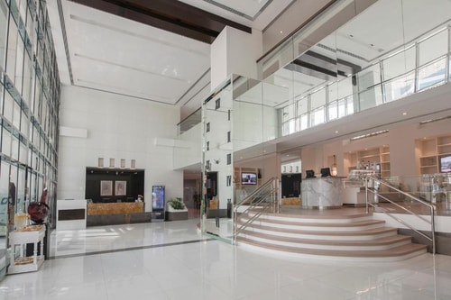 Executive 3br Apartmnt near internet metro station 17 Luxury Bookings