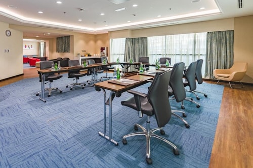 Executive 3br Apartmnt near internet metro station 20 Luxury Bookings