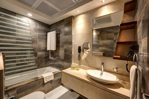 Deluxe Room Near Mashreq Metro Station 4 Luxury Bookings