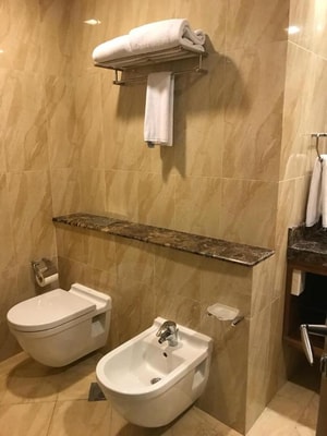 Deluxe Two Bedroom Apartment Near Carrefour Market 5 Luxury Bookings