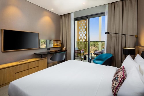 Deluxe Room Near Mushrif Park 2 Luxury Bookings