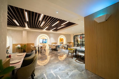 Executive Suite Near Party Zone Mirdif 22 Luxury Bookings