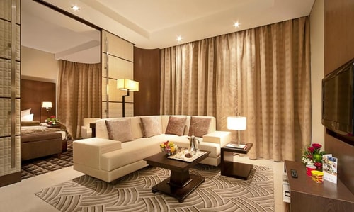Premier Suite Near Ghurair Al Ojaan Mosque 1 Luxury Bookings