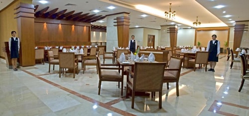 Studio Apartment Near Garden Metro 14 Luxury Bookings