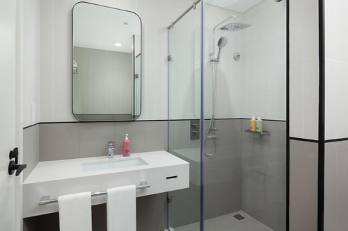 King Room Near Expo 2020 By Luxury Bookings Ab 1 Luxury Bookings