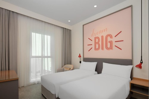 King Room Near Dubai Parks By Luxury Bookings Ab 2 Luxury Bookings