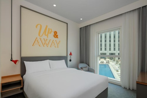 King Room Near Dubai Parks By Luxury Bookings Ab 8 Luxury Bookings