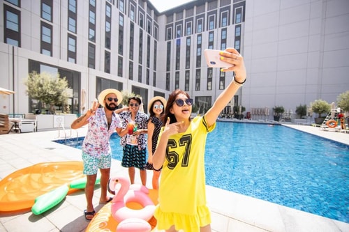 King Room Near Dubai Parks By Luxury Bookings Ab 11 Luxury Bookings