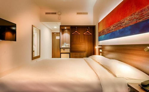 Double Room Near Mall Of Emirates 1 Luxury Bookings