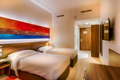Double Room Near Mall Of Emirates 8 Luxury Bookings