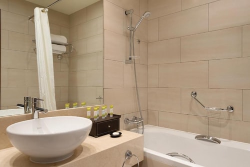Deluxe Room Near Bilal Mosque By Luxury Bookings 5 Luxury Bookings