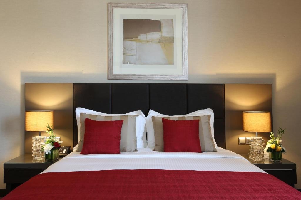 Deluxe Room Near Kingsgate Hotel Abu Dhabi Luxury Bookings