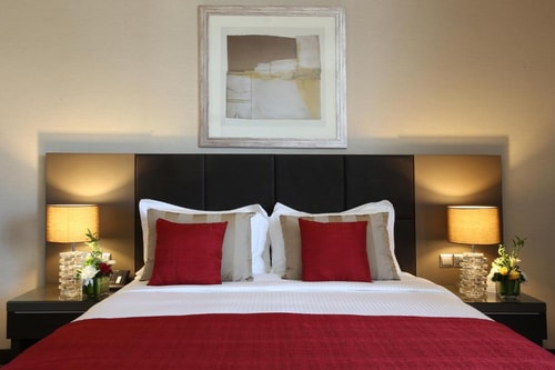 Deluxe Room Near Kingsgate Hotel Abu Dhabi 0 Luxury Bookings