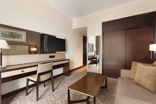 One Bedroom Suite Near Geneve Garden 6 Luxury Bookings