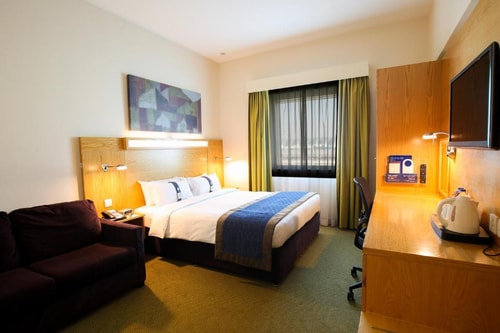 Standard Room Near Garhoud Park 2 Luxury Bookings