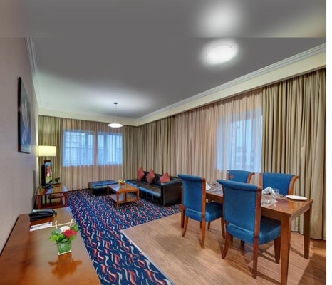 Three Bedroom Suite Near Mashreq Metro Station 3 Luxury Bookings