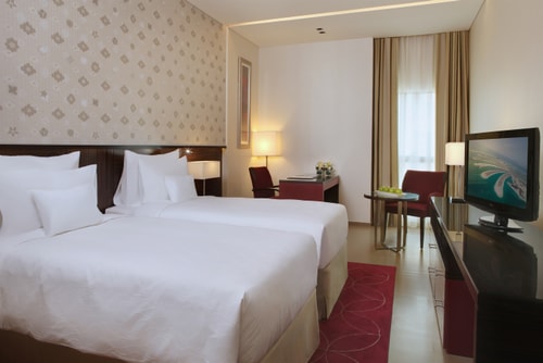 Deluxe Studio Apartment Near Metro Station 1 Luxury Bookings