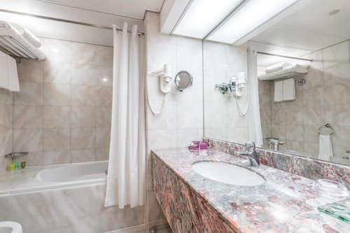 Furnished Standard Room in Hamdan Street Abu Dhabi 3 Luxury Bookings