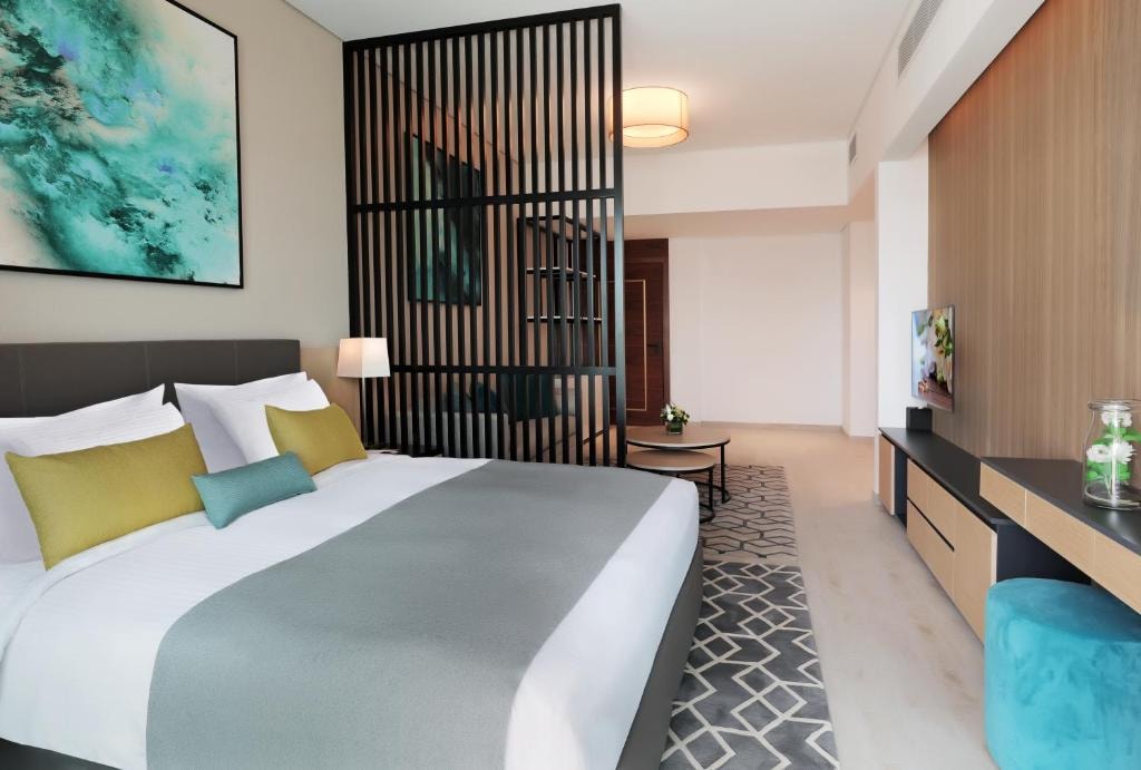Superior Studio Apartment Near To Circle Mall Ac Luxury Bookings