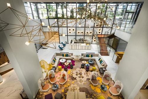 One Bedroom Apartment Walk from Mall Of Emirates 16 Luxury Bookings