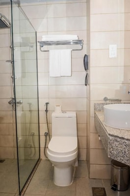 Executive Room Near University of Birmingham Dubai 5 Luxury Bookings