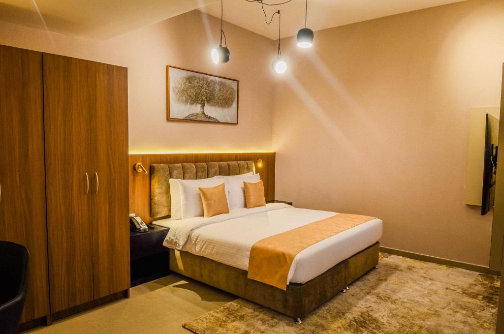 Deluxe King Room Near To University Of Birmingham Luxury Bookings