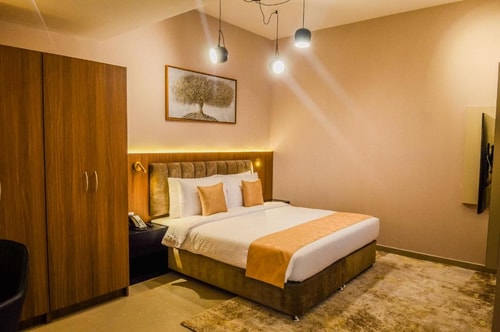 Deluxe Room Near University of Birmingham Dubai 0 Luxury Bookings