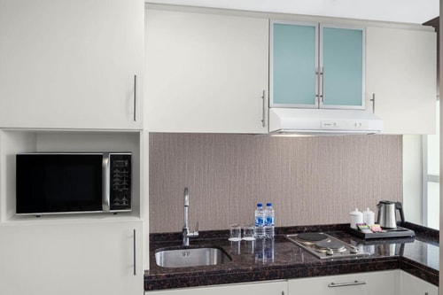 Studio Apartment Near Mazaya Shopping Centre 4 Luxury Bookings