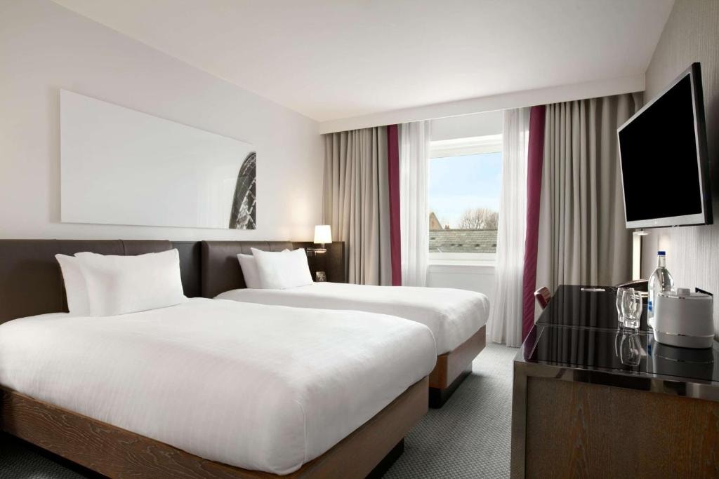 Twin Room Near Gibson Square garden LON Luxury Bookings