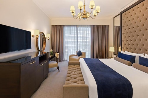 Deluxe Room Near Aura Sky Pool Dubai Luxury Bookings