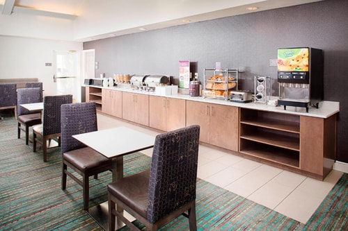 Queen Studio Near Watermark Community Church DAL 13 Luxury Bookings