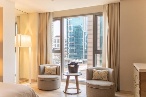 King Room Near Marfa Tower By Luxury Bookings 3 Luxury Bookings
