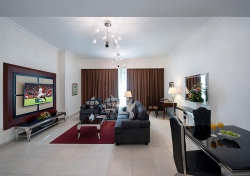 One Bedroom Apartment Near Marina Scape Mall Ab 3 Luxury Bookings
