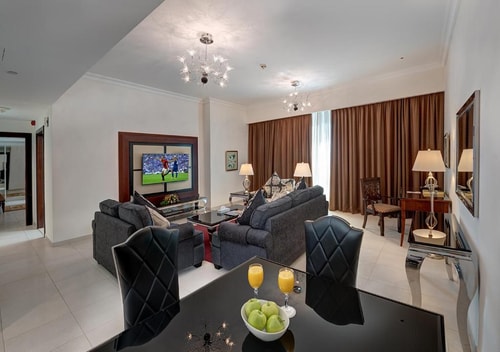 One Bedroom Apartment Near Marina Scape Mall Ab 4 Luxury Bookings