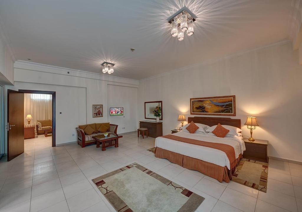 Three Bedroom Apartment Near Marina Scape Mall Ab Luxury Bookings