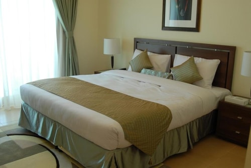 Studio Apartment Near BurJuman 5 Luxury Bookings