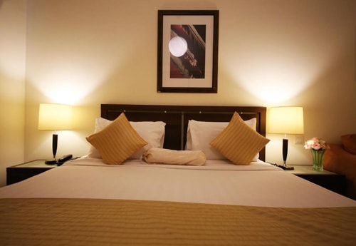 Studio Apartment Near BurJuman 4 Luxury Bookings