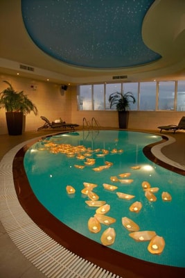 Deluxe King Or Twin Room Near Madinat Zayed Mall 13 Luxury Bookings
