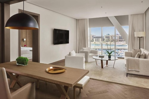 Premium King Suite Near Zayed HerIitage Center 2 Luxury Bookings