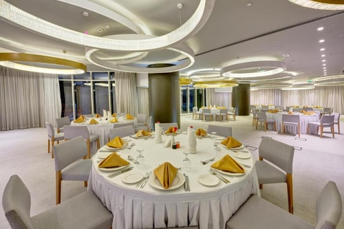 Two Bedroom Suite Near Lulu hypermarket Al Majaz 14 Luxury Bookings