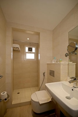 2 Bedroom Suite with Kitchen Near RAK Expo Centre 22 Luxury Bookings