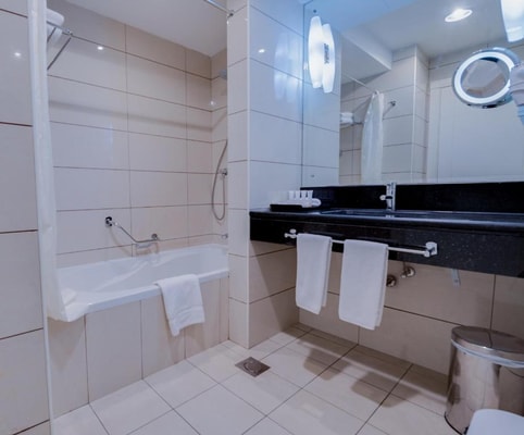 Standard Room Near Hamdan Street Ab 14 Luxury Bookings