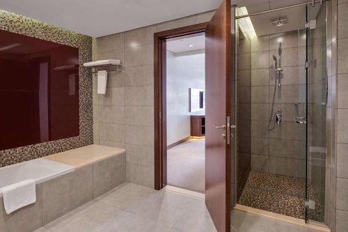 Premium Room Near Grosvenor Business Bay Tower 3 Luxury Bookings