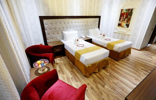 Deluxe Suite Near Grove Village By Luxury Booking 2 Luxury Bookings