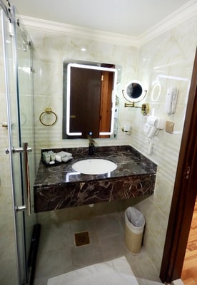 Standard Room Near Grove Village by luxury booking 7 Luxury Bookings