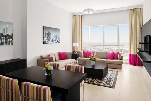 Three Bedroom Apartment Near Mashreq Metro Station 17 Luxury Bookings