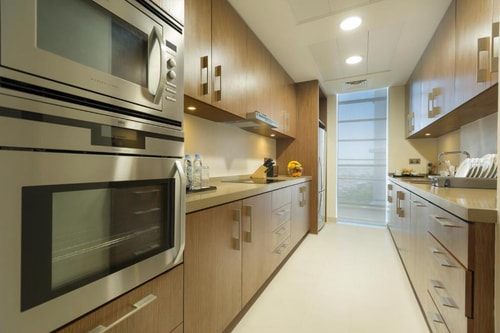 Three Bedroom Apartment Near Deserted Drive Park 7 Luxury Bookings