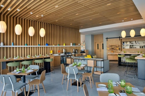 Studio Near Al Jaddaf Metro with Free Breakfast 12 Luxury Bookings