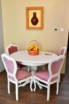 One Bedroom apartment Near NMC Sociality Hospital 10 Luxury Bookings